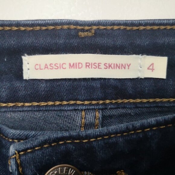 Levi's Ladies Size 4 Dark Wash Classic Mid Rise Skinny Blue Jeans - Picture 3 of 10